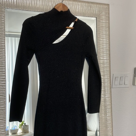 🌹🖤 One pretty time open shoulder dress😍 - Picture 3 of 8